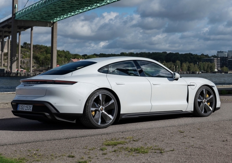 2020 Porsche Taycan Turbo S