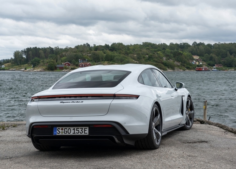 2020 Porsche Taycan Turbo S