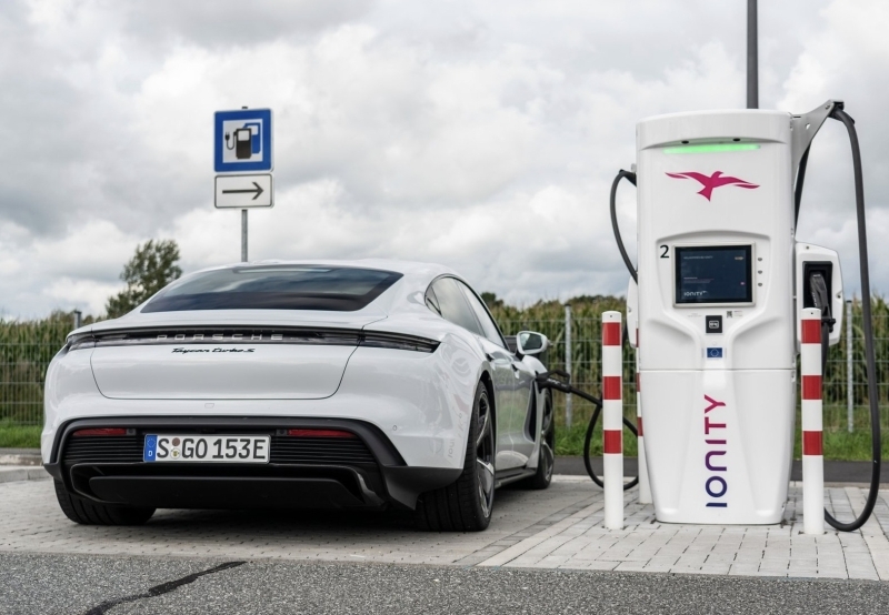 2020 Porsche Taycan Turbo S