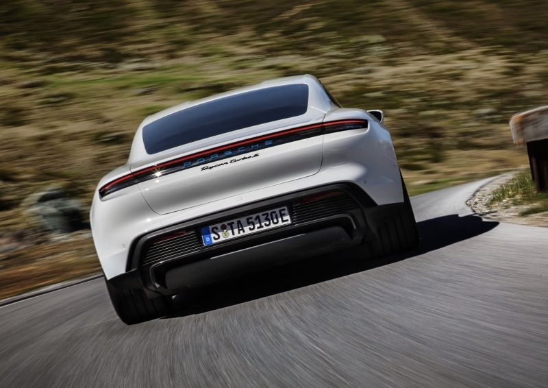 2020 Porsche Taycan Turbo S