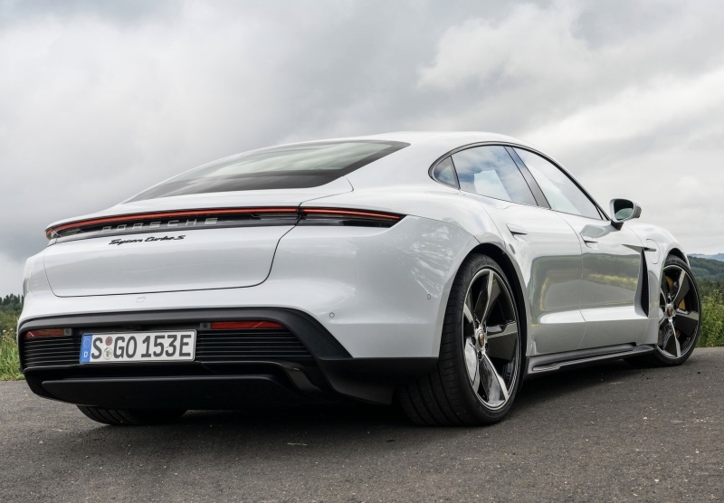 2020 Porsche Taycan Turbo S