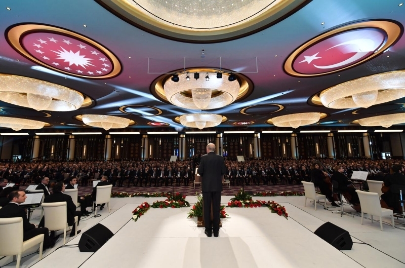 Ktphaneye yelikler, e-Devlet zerinden gerekletirebilecek. Yabanc uyruklular da pasaportlar karlnda alacaklar 'geici giri kartlaryla' ktphane hizmetlerinden faydalanabilecek.  