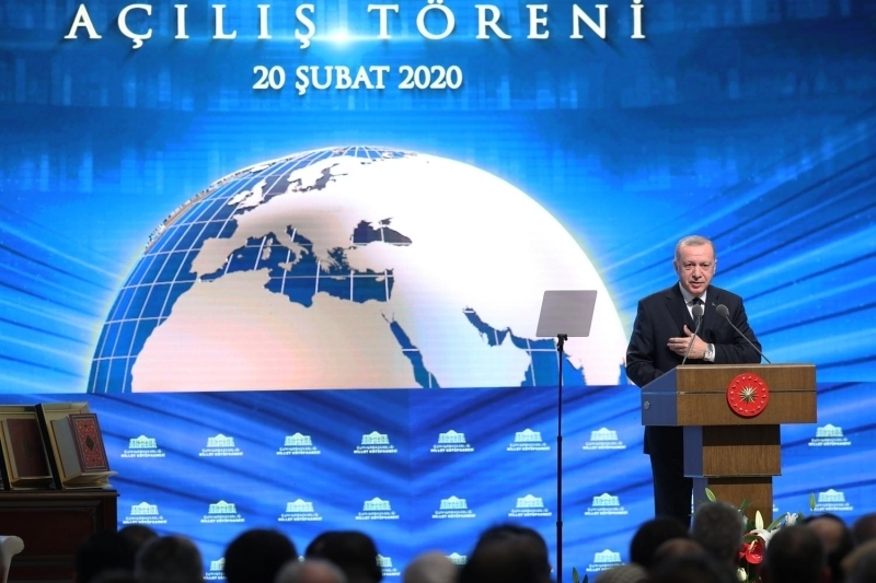 na almalarna 2016'da balanan ktphane, 125 bin metrekare kapal alana sahip ve ayn anda 5 bin kiiye hizmet verebilecek. Ktphanede 4 milyon basl, 120 milyonun zerinde elektronik yayn ile 550 bin e-kitap ve nadir eser bulunuyor.  