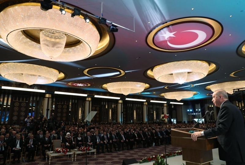 Teknoloji snflar ve atlyeleri Dijital Dnm Ofisi, Sanayi ve Teknoloji Bakanl, Turkcell ve Trk Telekom i birliiyle yaplan ktphanede Cumhurbakanl Devlet Arivleri Bakanlnn saysallatrlm 45 milyon belgesine ve Trkiye Yazma Eserler Kurumu Bakanlnn 500 bin kitabnn knye bilgisi ile 100 binin zerinde nadir/yazma eser grntsne ulalacak. 