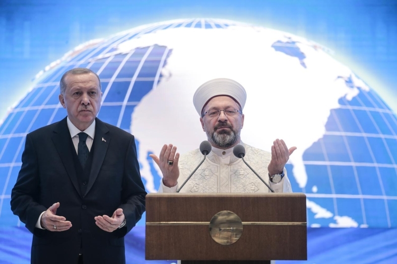 Alta, Diyanet leri Bakan Ali Erba'n ettii duaya Cumhurbakan Recep Tayyip Erdoan da icabet etti.