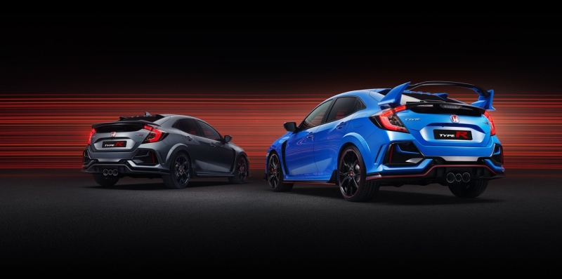 Standart Civic Type R gibi yeni Type R Sport Line da bir dizi konfor ve gvenlik donanmlaryla donatlyor. Ayrca yeni versiyonda da DAB radyo, Apple CarPlay ve Android Auto zelliklerini destekleyen 7 in byklnde bir bilgi-elence sistemi yolculuklar keyfe dntryor. 