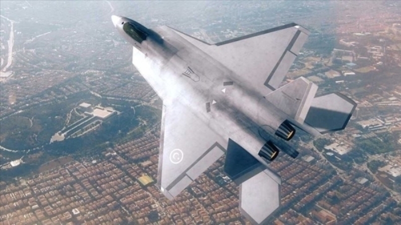                                                                 Can, milli muharip u�ak projesine ili�kin ise �unlar� kaydetti: <br><br> 'Milli muharip u�ak, Cumhurba�kanl��� Savunma Sanayii Ba�kanl���n�n bir projesi. Bizim alt y�klenicimiz TUSA�. TUSA� bu projede bir �ngiliz firmadan dan��manl�k al�yor. �u anda 90'a yak�n �ngiliz m�hendis bizim projemize destek veriyor. TUSA�'�n da yakla��k 400 personeli var, bunlar�n b�y�k k�sm� m�hendis. Milli Muharip U�ak'ta, �u anda �n tasar�m safhas�nday�z. �n�allah 2022'de �n tasar�m� bitirece�iz. Bu �n tasar�m devam ederken, belirli bir s�re sonra u�a��n ilk sac�n� kesmeye ba�layaca��z. 2023'de belki ilk prototipin �eklini g�rmeye ba�lar�z. 2026 sonu, 2027 ba�lar�nda milli muharip u�a��n ilk u�u�unu yapmay� arzu ediyoruz.'                                                        