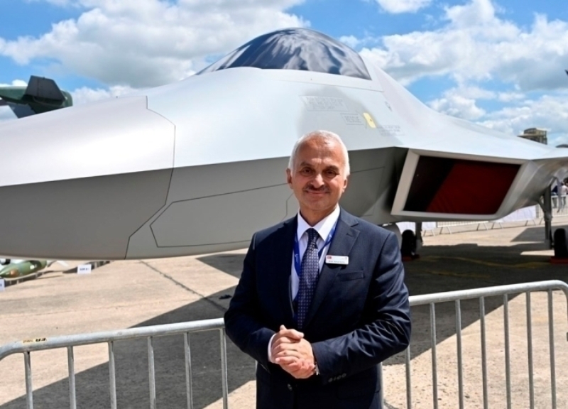                                                                 Proje kapsam�nda ilk etapta 6 geli�tirme prototipi �retilecek. Jet motorlar�n�n da T�rkiye'de �retilmesi planlan�yor. Projeyle 400 adetlik u�ak sipari�ine ula��lmas� �ng�r�l�yor.                                                       