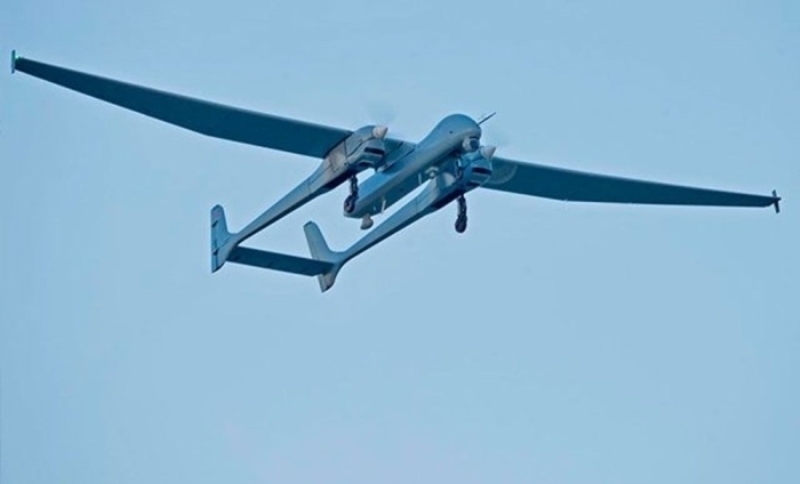                                                                 AKSUNGUR G�KY�Z� �LE BULU�TU <br><br> 4 saatin �zerinde ger�ekle�en ilk u�u�ta otopilot ve otomatik ini� sistemine y�nelik ayarlamalar yap�ld�.�lk ini� otomatik olarak ger�ekle�tirildi.   <br><br> ANKA ile ortak Aviyonik Mimar� ve Yer Sistemlerini kullanan ANKA-AKSUNGUR’un �retimi 18 Ocak 2019’da tamamlanarak hangardan ��k��� ger�ekle�tirilmi�ti. 750 kilogram faydal� y�k ta��ma kapasitesine sahip ANKA-AKSUNGUR’un, 40 bin feet irtifada 24 saat g�rev yapmas� hedeflendi.AKSUNGUR, �ok �e�itli y�kleri ayn� anda ta��yabilme kapasitesine sahip platform ile T�rksat uydusu �zerinden haberle�me ile menzil s�n�r� olmadan harekat icra edilebilecek.                                                        