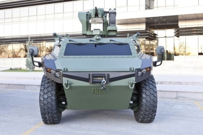                                                                 Pars, may�nlara ve el yap�m� patlay�c�lara kar�� korumal� olan arac�n g�vdesi, balistik malzemeden �retildi. CH-47 Chinook a��r y�k helikopteri dahil her t�rl� askeri kargo u�a�� ile ta��nabiliyor.                                                        