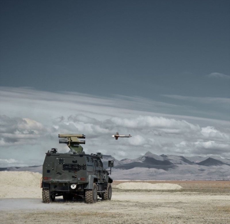                                                                 At�� testine ili�kin g�r�nt�ler ise hem Ejder Yal��n'� hem de Tanksavar F�ze At�c� Sistemi'ni envanterine katan Katar'da d�zenlenen Doha Uluslararas� Deniz Savunma Fuar� ve Konferans�'nda (DIMDEX 2018) payla��ld�.                                                        