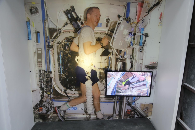 brahim Burkay, genlerin uzay ve havaclk alanlarna ynlendirilmelerinin nemine de deindi.