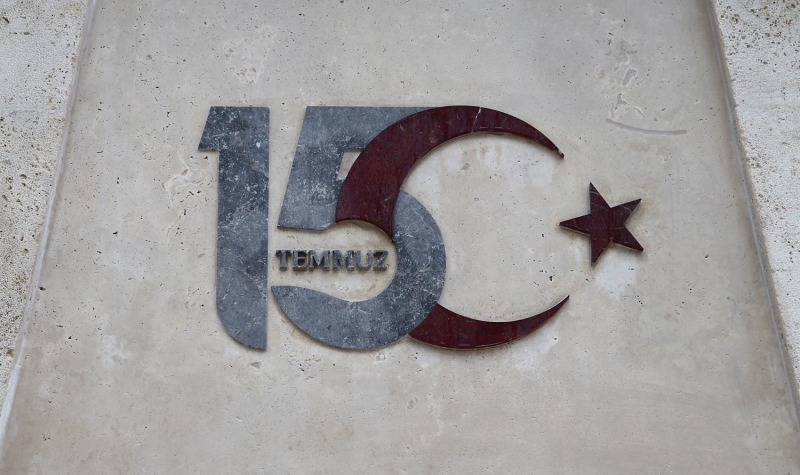 Ant,  paradan oluuyor. Birinci paras kendisi, ikinci paras bombalardan ilkinin dt noktay gsteren sembolik kresel camekan, son para ise bunlar zerinde tayan platform ve yry yolundan meydana geliyor.