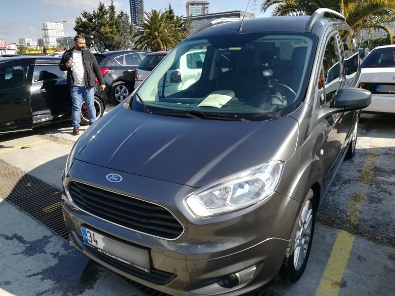 2017 Ford Courier 
