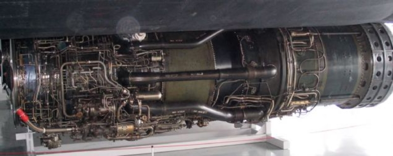 Makaleye gre uak, deniz seviyesindeki testlerde 32 bin pounddan fazla itme gc salayan J-58 turbojet motorlar sayesinde maksimum 3.2 Mach hzna ulat.     