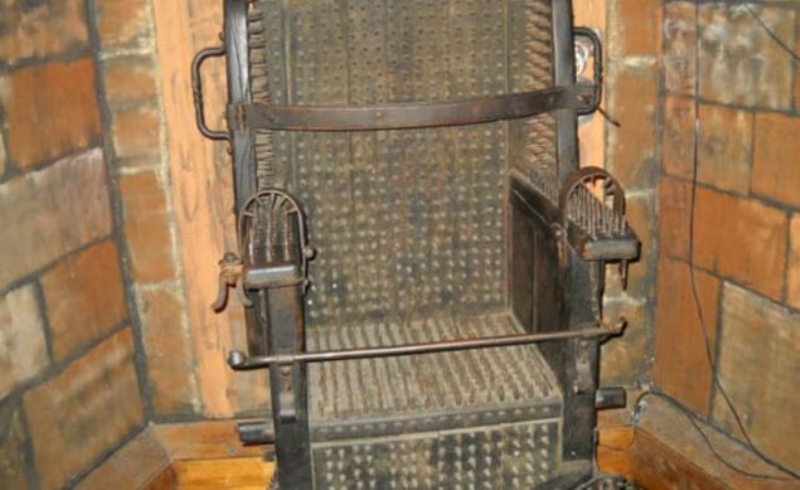 Amsterdam kence Mzesi, Amsterdam  <br>  Amsterdam'da bulunan bu mze, tarih boyunca insanlarn kulland korkun ikence aletlerinin sergilendii bir yer.   