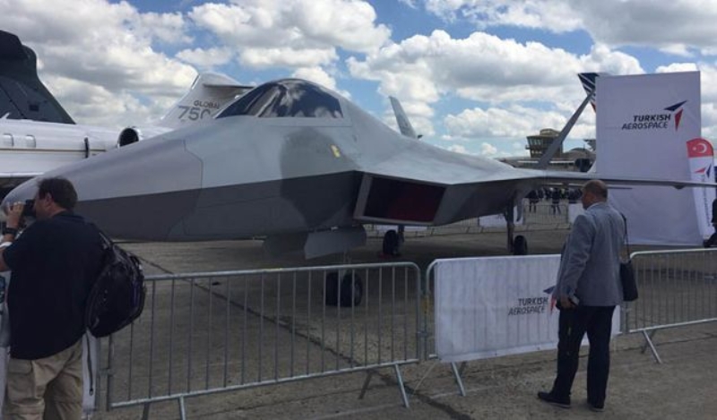 MLL MUHARP UAK PROJES <br>  Trk Silahl Kuvvetleri ihtiyalarn karlamak zere balatlan Milli Muharip Uak (MMU) Projesi ile Trk Hava Kuvvetleri Komutanl envanterinde bulunan ve 2030’lu yllardan itibaren kademeli olarak devreden kartlmas dnlen F-16 uaklarnn yerini alabilecek yurt ii imkn ve kabiliyetler ile tasarlanan modern uaklarn retilmesi amalanmaktadr.    