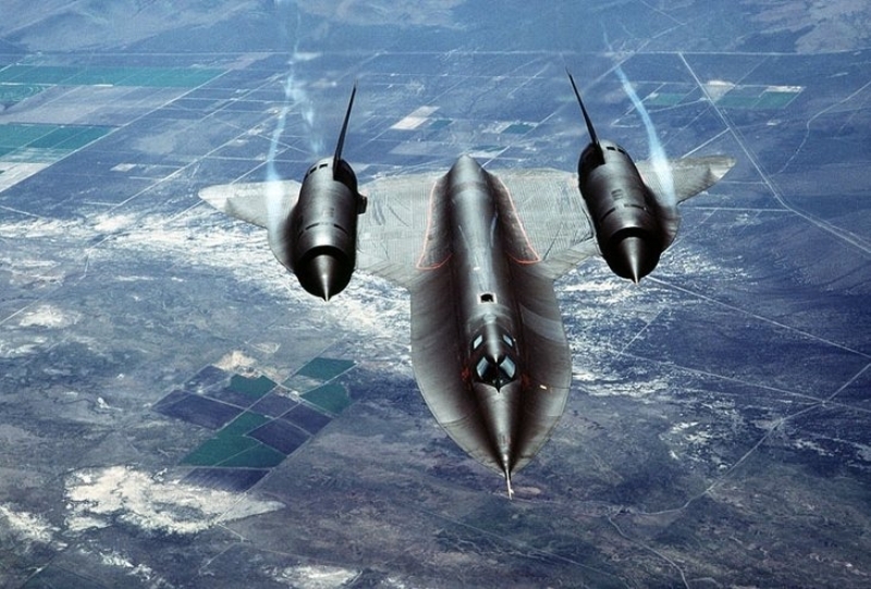 SR-71 1964-1998 yllar arasnda ABD Hava Kuvvetleri'ne hizmet etti. 