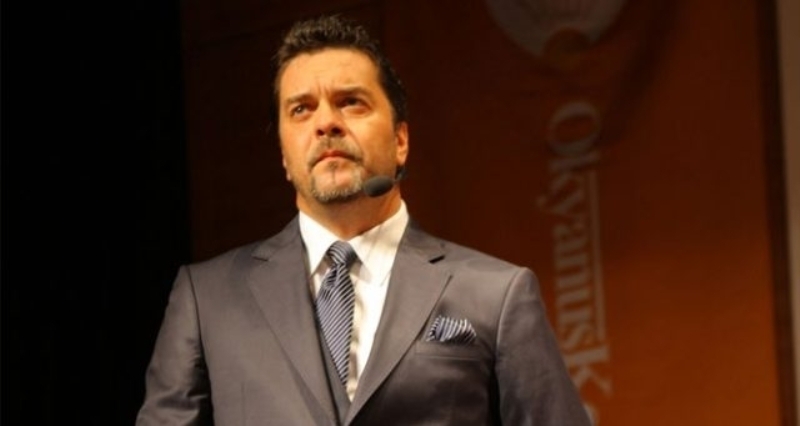 Beyaz�t �zt�rk de 'T�m �ehitlerimize Allah'tan rahmet diliyoruz. Ocaklara ac� d��t�. Allah ac�l� ailelerine sab�r versin.' �eklinde �z�nt�lerini aktard�.