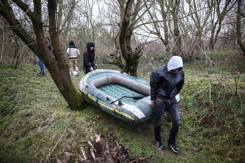 Avrupa'ya ge�mek isteyen binlerce d�zensiz g��men Edirne'de toplan�yor. 