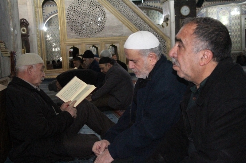 Adyaman'da Merkez Ulu Cami'nde sabah namaz sonras Mehmetik iin dua edildi.