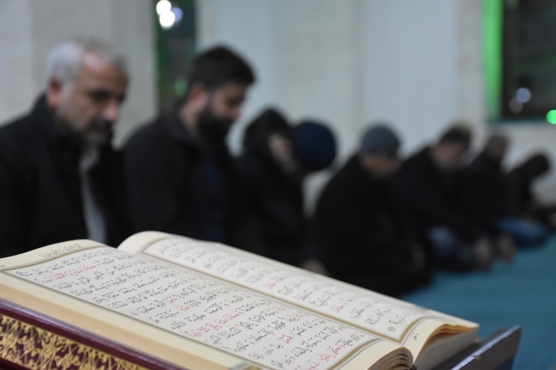 Namaz ncesinde Bahar Kalkan Harekat'nn baaryla sonulanmas iin Kur'an- Kerim okundu.