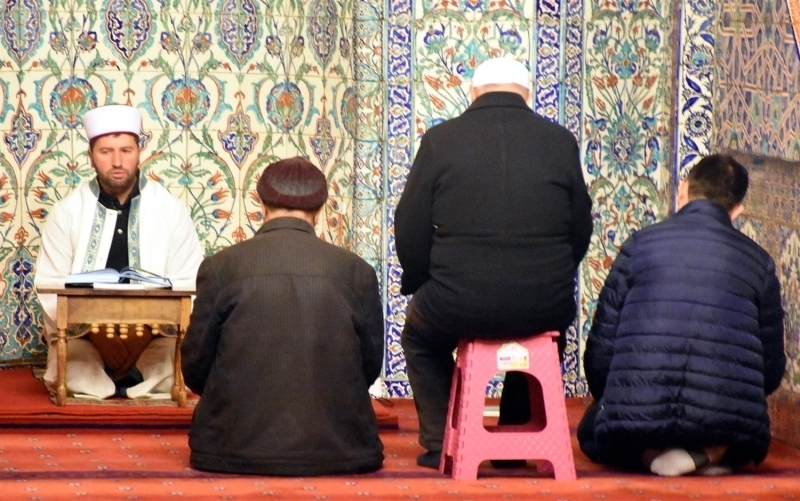 Zonguldak'ta da kentteki camilerde sabah namaz sonras Fetih suresi okundu, dua edildi.