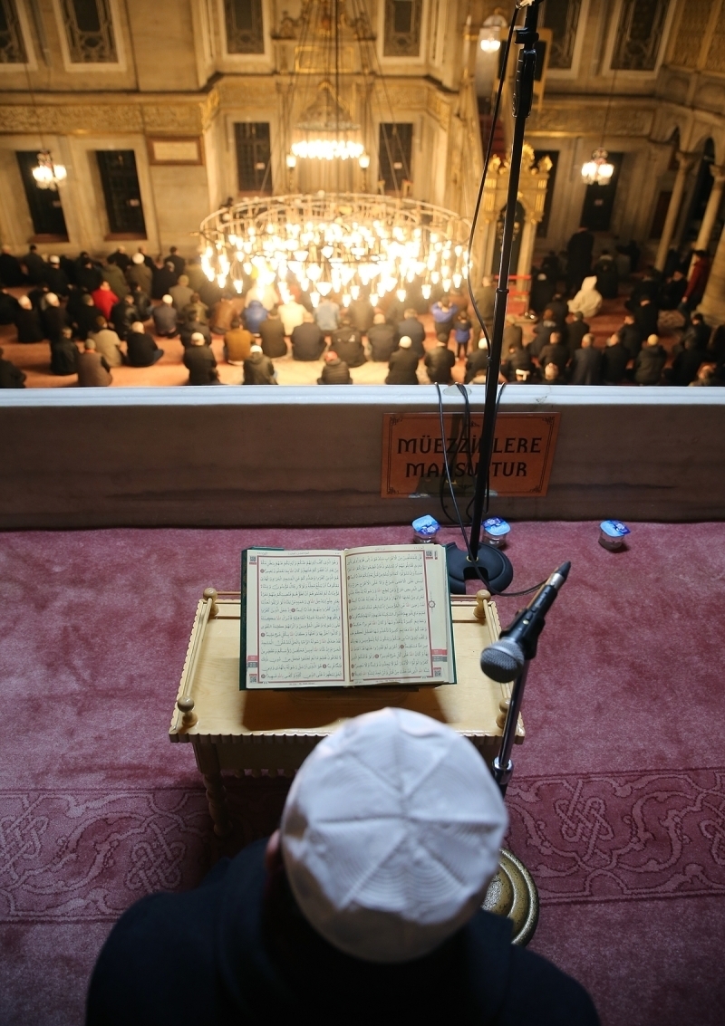 Diyanet leri Bakanlnca, Bahar Kalkan Harekat'nn zaferle sonulanmas iin yurt genelindeki btn camilerde sabah namaznda Fetih suresi okunaca ve dua edilecei talimat zerine stanbul'daki camilerde de sure okundu. 