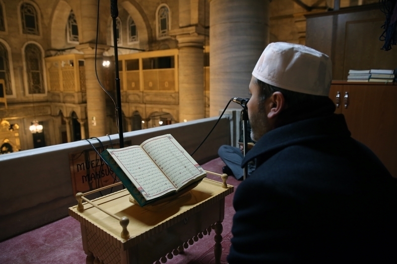 stanbul Eyp Sultan Camisi'nde Fetih suresi okundu. 