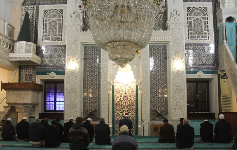 Programa katlanlardan 65 yandaki Orhan Demirel, AA muhabirine yapt aklamada, harekata katlan askerlerin zaferle dnmesi iin dua ettiklerini belirterek, 'Her bu millet iin kefenimizle ehit olmaya hazrz.' diye konutu.