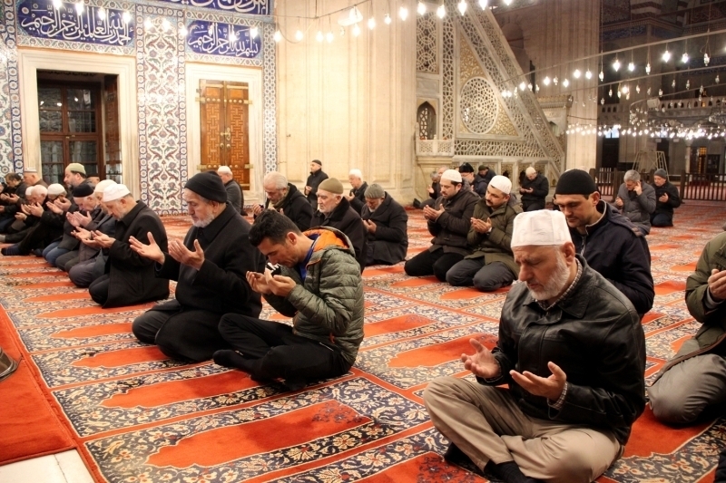 Bahar Kalkan Harekat'nn zaferle sonulanmas iin Selimiye Camisi'nde, Fetih Suresi okundu, dua edildi.