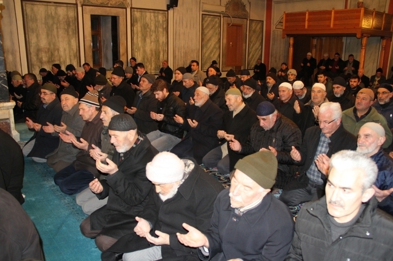 Mehmetik iin Yozgat'taki btn camilerde sabah namaznda Kuran' Kerim okundu dua edildi.