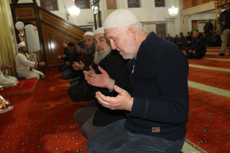 Suriye’ye bar ve huzuru getirmek amacyla dlib’te balatlan Bahar Kalkan Harekat’nn zaferle sonulanmas iin Erzincan'daki camilerde Fetih suresi okundu. 