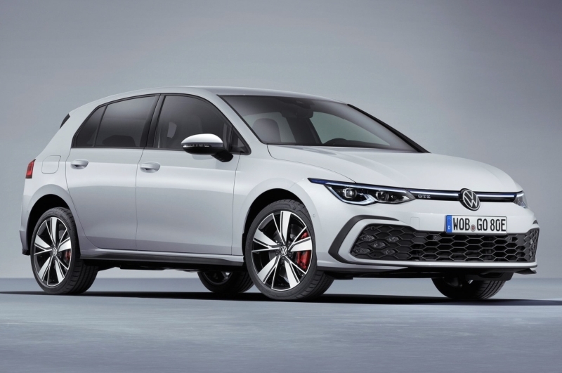 Elektrikli bir sporcu: Golf GTE Elektriksel srdrlebilirliin geni ve dinamik performansla bir araya geldii Golf GTE modeli, TSI benzinli motorun elektrikli motor ile almasyla 245 PS g reterek, Golf GTI'n performans seviyesine ulayor.
