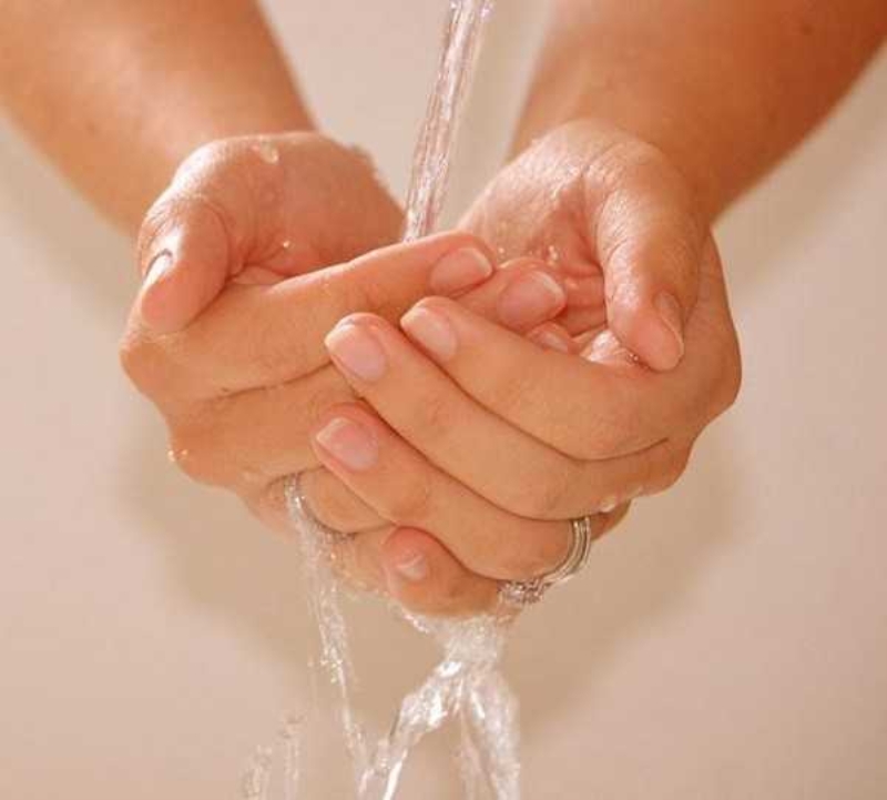 17. Azdaki sarmsak ve soan gibi kokular giderdii gibi, elinizdeki bu inat kokular di macunu ve su ile geirebilirsiniz.