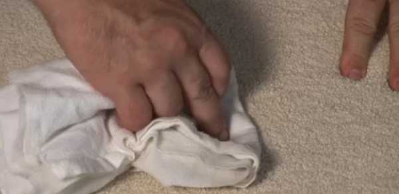 15. Haldaki lekeleri karmaya yardmc olur.