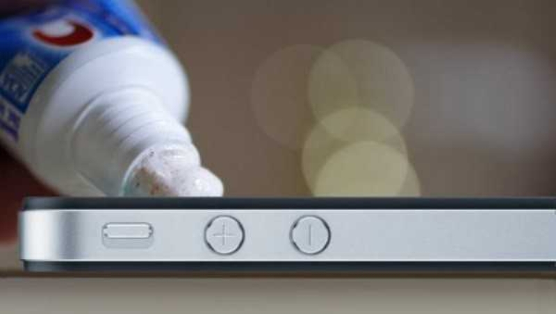 13. Telefonunuz stndeki ufak izikleri yok eder.