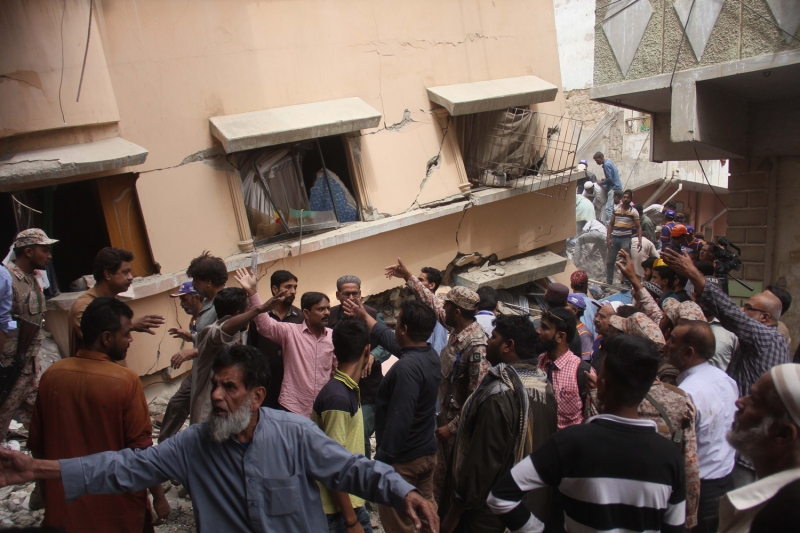 Sindh eyaleti Babakan Murad Ali ah, kurtarma almalarnn tamamlanmasnn ardndan binaya ilikin ayrntl rapor hazrlanmas talebinde bulundu.  