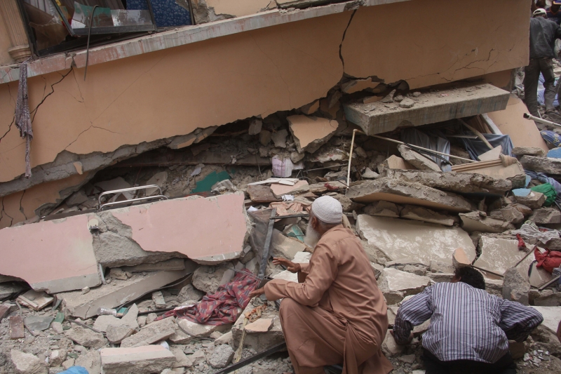 Polis ve paramilis gler, arama kurtarma almalarna destek vermek zere olay yerine sevk edildi.  