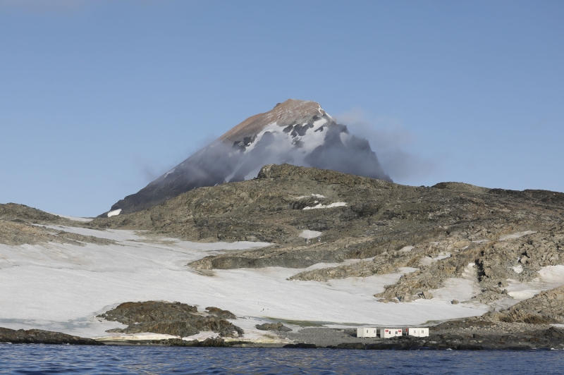 Gelecek yllarda Antarktika'dan alnan rneklerin sonularnn ortaya kmaya balayacana iaret eden Prof. Dr. Baar, unlar kaydetti:  'Bylelikle dnya bilimine daha fazla katk yapacaz. Aratrmalarmz karada olduu kadar su stnde ve su altnda gerekletiriyoruz. Bilim insanlarmz, Antarktika'nn tm zorlu koullarna ramen bilimsel almalarn aralksz srdryor. Kalc bir sse kavutuumuzda, daha fazla bilim insanyla daha uzun sre burada kalarak insanla ok daha fazla katk sunacaz.'