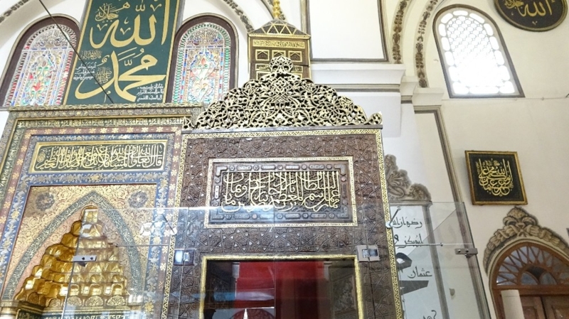 Ulucami, Osmanl’nn dnya zerinde en fazla kapal alanda namaz klnan mbedidir.