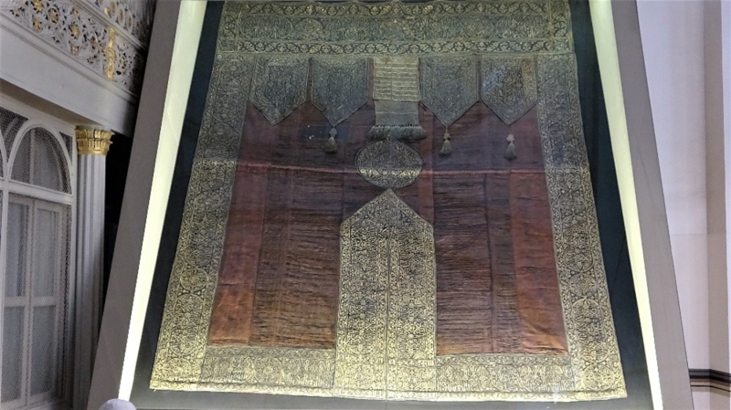 indeki en nemli eserlerden biri minberidir.