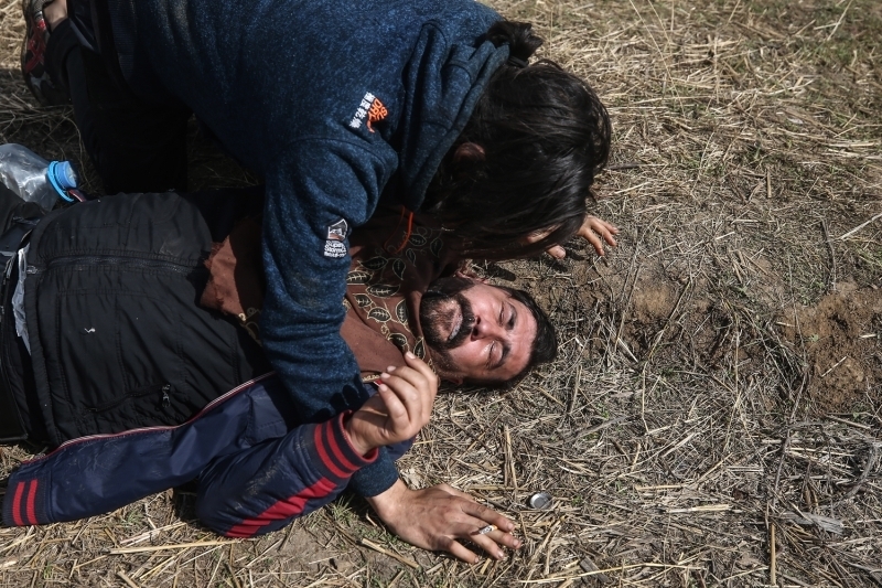 Gazdan etkilenenlere blgedeki ambulanslarda mdahale edildi.  