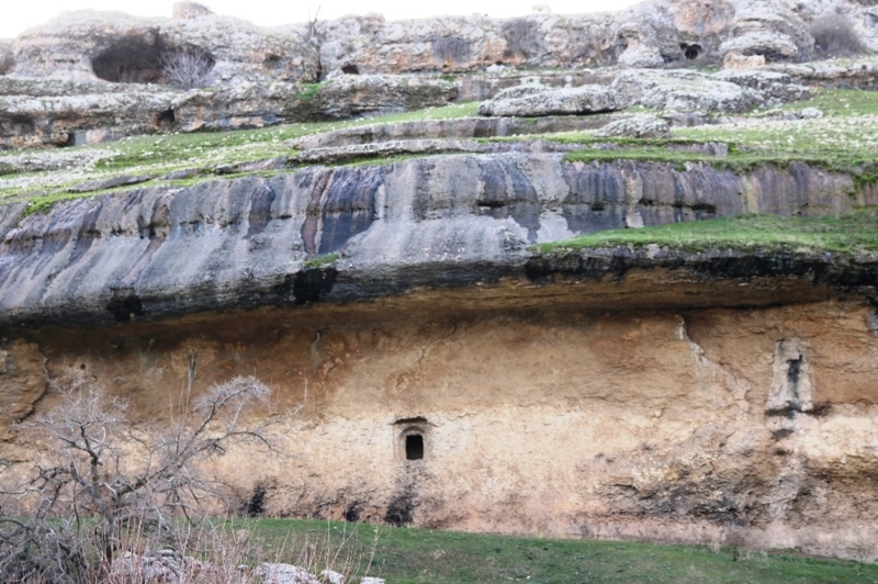 Eskiden maaralarda insanlarn yaadn aktaran anl, 'Hayvanclkla urald iin genelde bahar aylarnda iddetli yalar olduu zamanlarda baz vatandalar bu ahrlarda yayormu...
