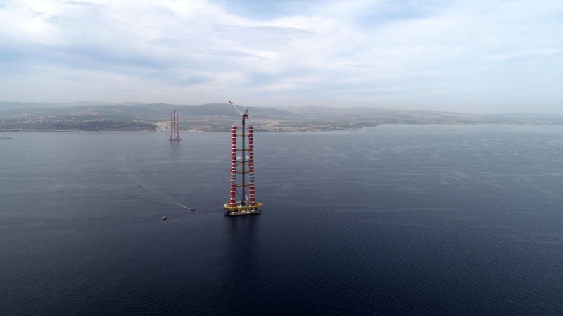  Proje kapsamnda 1 asma kpr, 2 yaklam viyad, 4 betonarme viyadk, 6 alt geit kprs, 38 st geit kprs, 5 kpr, 43 alt geit, 115 eitli ebatlarda menfez, 12 kavak (devlet yolu zerindeki kavaklar dahil), 4 otoyol hizmet tesisi, 2 bakm iletme merkezi, 6 cret toplama istasyonu ina edilecek. 1915 anakkale Kprs, 18 Mart 2022'de tamamlanarak hizmete alacak. 