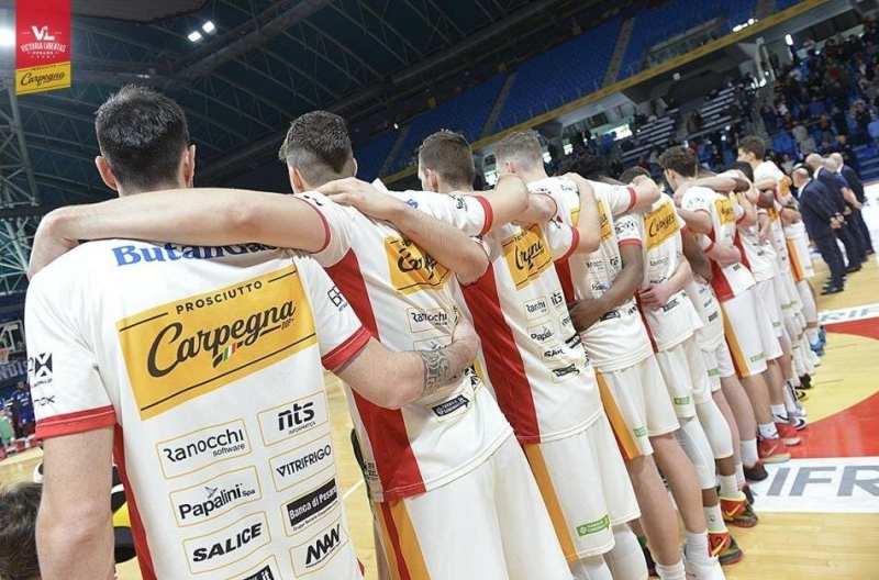 �talya Basketbol Ligi tak�mlar�ndan Victoria Libertas Pesaro, tak�mda 2 ki�ide koronavir�s tespit edildi�ini a��klad�.