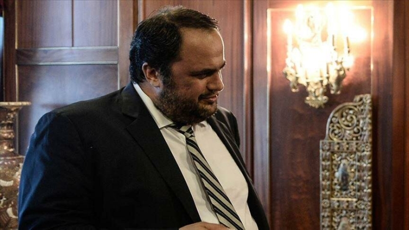 Nottingham Forest'�n da sahibi olan Marinakis'in ge�en hafta cuma g�n� 27 bin ki�inin izledi�i Millwall ma��nda trib�nde oldu�u ortaya ��kt�. Marinakis'in koronavir�s�ne yakalanmas�n�n ard�ndan Olympiakos'ta futbolcular�n ve �al��anlar�n testten ge�irilmesine karar verildi.