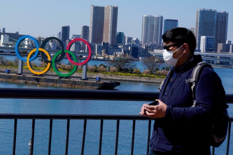 2020 Tokyo Yaz Olimpiyatlar� Organizasyon Komitesi �yesi Haruyuki Takahashi, The Wall Street Journal'e yapt��� a��klamada koronavir�s salg�n� nedeniyle Olimpiyatlar�n 1 ya da 2 y�l ertelenece�i konusunda karar verme a�amas�nda olduklar�n� s�yledi: 'Olimpiyatlar iptal edilmez, sadece 1 ya da 2 y�l ertelenir.'