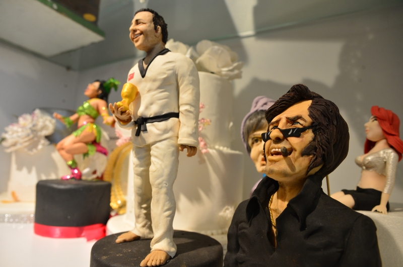 Bu organizasyonda yaklak 2 bin 500 eserin yer aldna iaret eden oban, 'Altn madalya alarak Trk bayran Almanya'daki bu yarmada da dalgalandrdk. Bu bizim iin hem lkemiz hem de anakkale adna byk bir onur oldu.' ifadelerini kulland.  