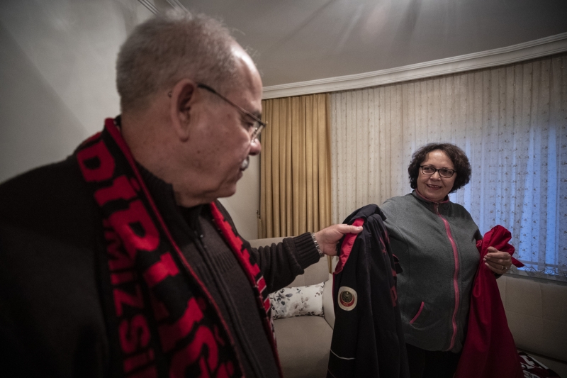 'Genlerbirlii’nin tutkusunu nasl iimde yayorsam bundan sonra 11 aylk bebeim ayaklanmaya baladndan itibaren ayn duygular onunla yaamay arzuluyorum. nallah beraber gelecek  nesil Genlerbirlii’nin malarn takip edeceiz.'  